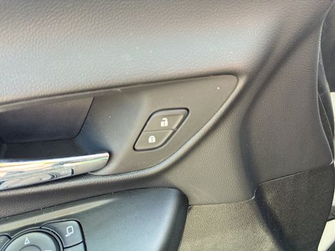 Used 2023 Chevrolet Bolt LT FWD image 20