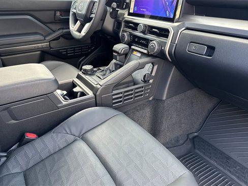 Used 2025 Toyota 4Runner TRD Off-Road Premium image 18