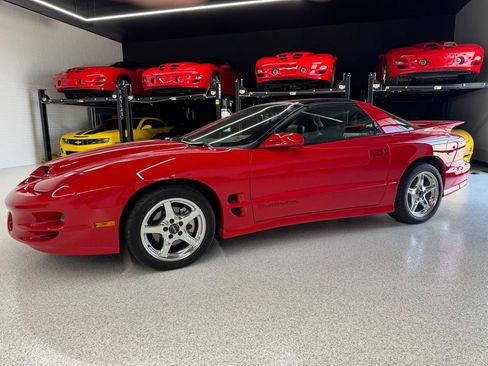 Used 1998 Pontiac Firebird Formula RWD image 4