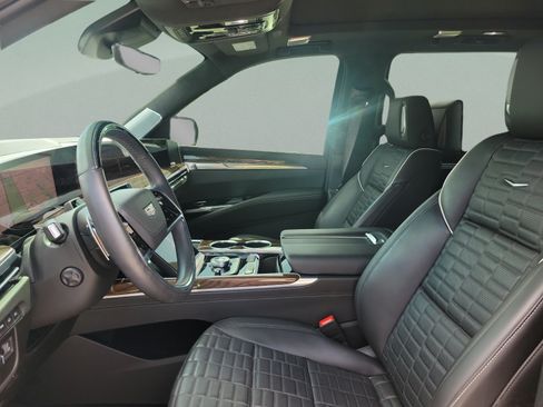 Used 2025 Cadillac Escalade ESV Sport Platinum AWD/4WD image 20