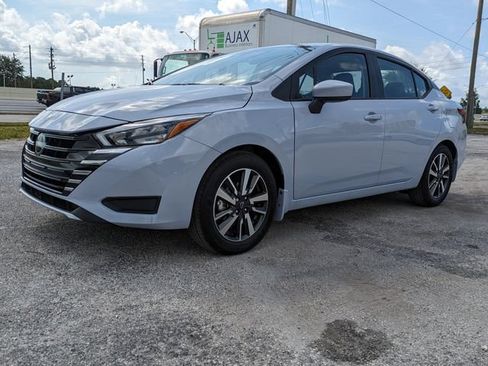 New 2025 Nissan Versa SV w/ Trunk Package FWD image 9