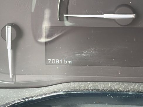 Used 2017 Cadillac XT5 FWD image 3