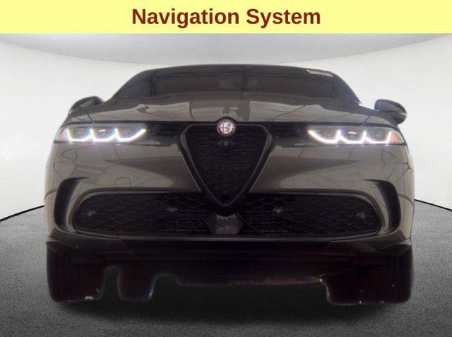 Used 2024 Alfa Romeo Tonale Veloce w/ Active Assist Package AWD/4WD image 4