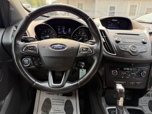Used 2017 Ford Escape SE w/ SE Sport Appearance Package FWD image 12
