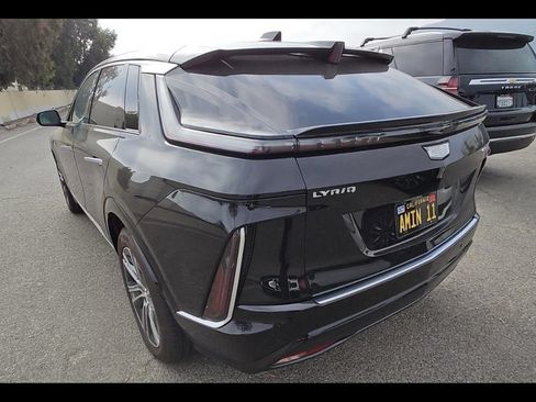Used 2024 Cadillac Lyriq Luxury RWD image 5