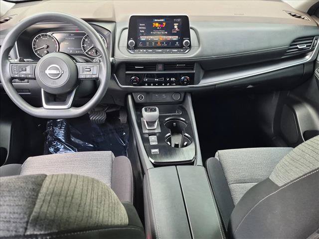 Certified 2023 Nissan Rogue SV FWD image 17