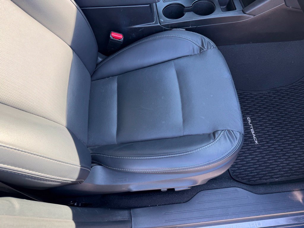 Used 2017 Subaru Outback 3.6R Limited AWD/4WD image 16