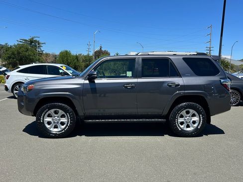 Used 2021 Toyota 4Runner SR5 Premium AWD/4WD image 2