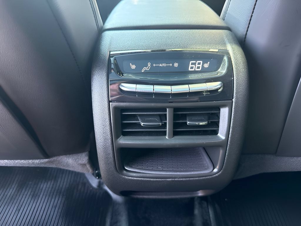 Used 2026 Cadillac XT5 Premium Luxury w/ LPO, ONYX Package FWD image 14