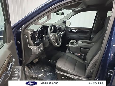 Used 2023 Chevrolet Silverado 1500 LT AWD/4WD image 31