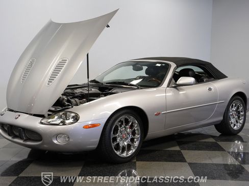 Used 2001 Jaguar XK8 Convertible image 31