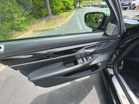 Used 2019 BMW 750i xDrive w/ Executive Package AWD/4WD image 9