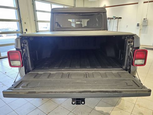 Used 2020 Jeep Gladiator Sport w/ Quick Order Package 24S image 4