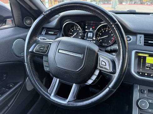 Used 2019 Land Rover Range Rover Evoque SE Premium image 26