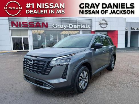 New 2026 Nissan Pathfinder SL FWD image 3