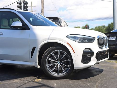 Used 2019 BMW X5 xDrive40i w/ M Sport Package AWD/4WD image 3
