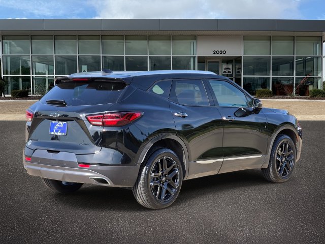 Used 2023 Chevrolet Blazer Premier w/ Enhanced Convenience Package FWD image 6
