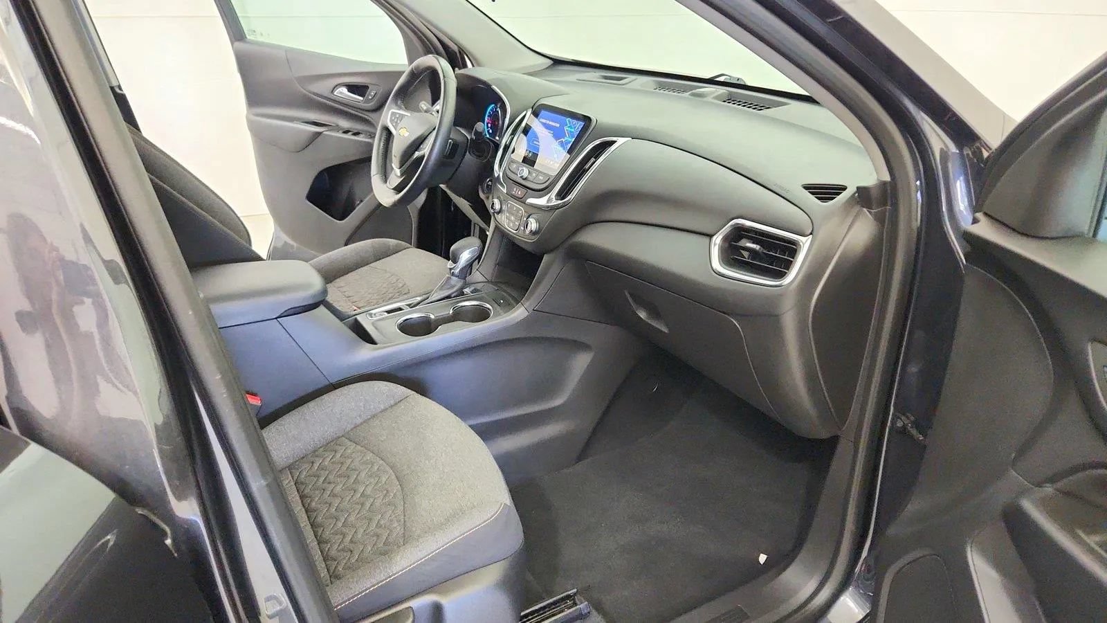 Used 2022 Chevrolet Equinox LT FWD image 27