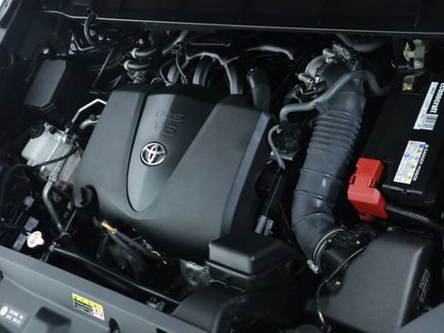 Used 2022 Toyota Highlander XLE image 9