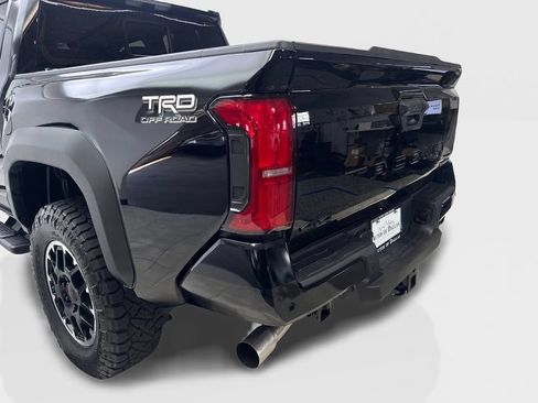 Used 2026 Toyota Tacoma TRD Off-Road w/ TRD Off Road Upgrade Package AWD/4WD image 19