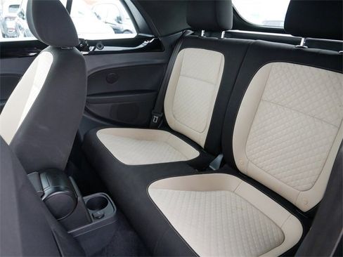 Used 2019 Volkswagen Beetle 2.0T SE image 17