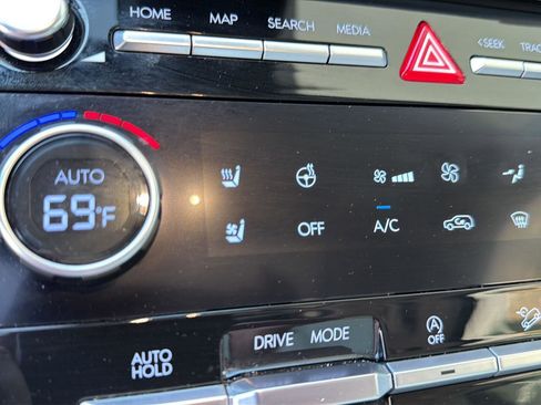 Used 2024 Hyundai Santa Fe Limited FWD image 29