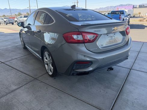 Used 2017 Chevrolet Cruze Premier image 5