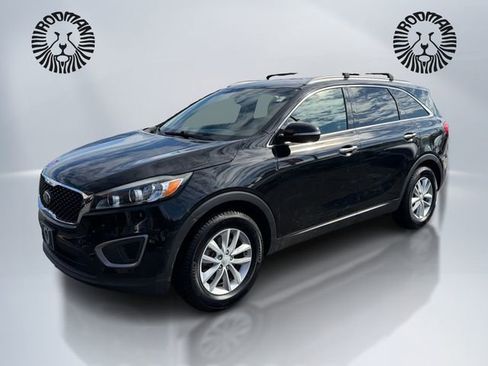 Used 2017 Kia Sorento LX image 1