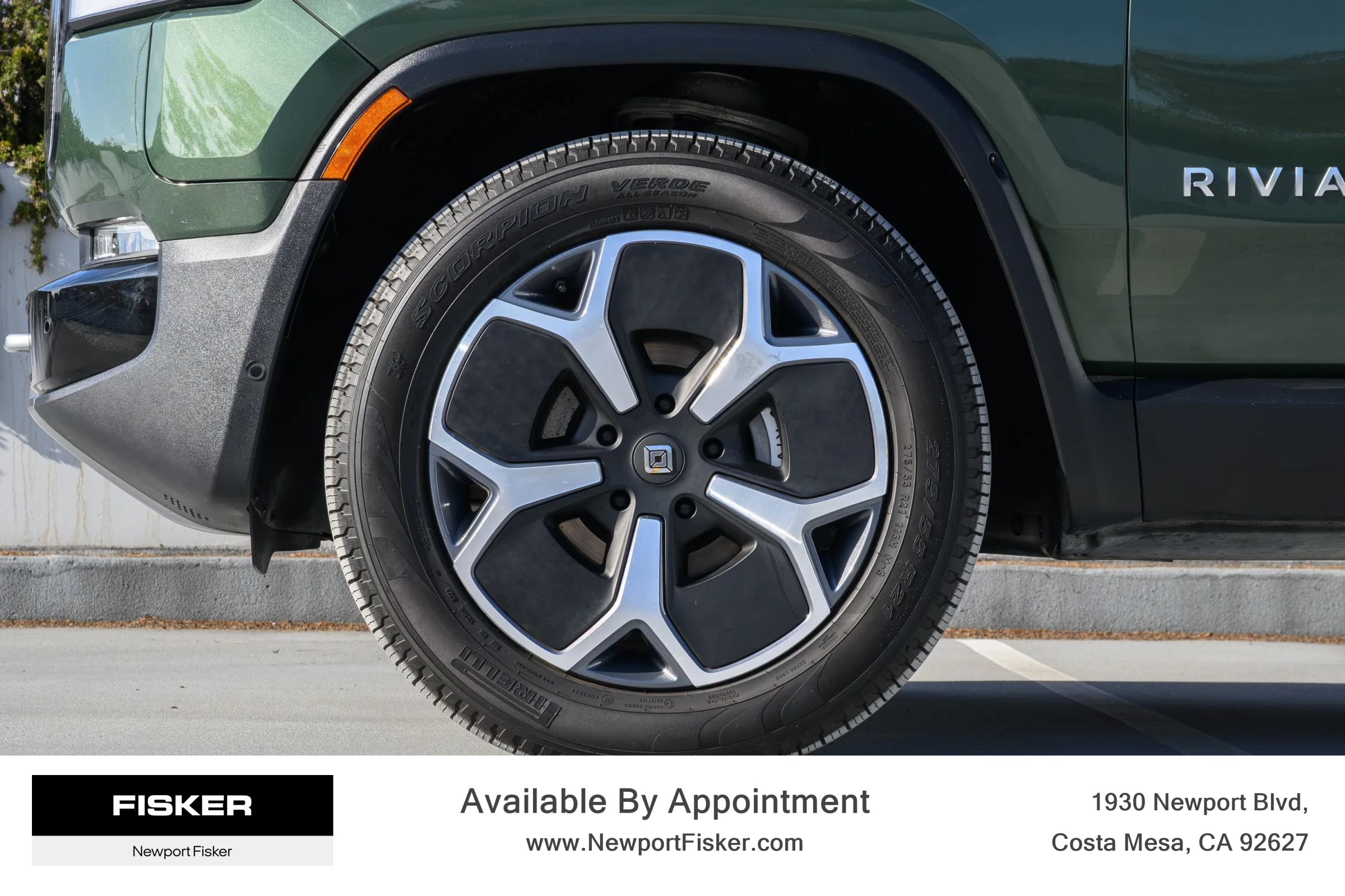 Used 2023 Rivian R1T AWD Adventure Dual image 5