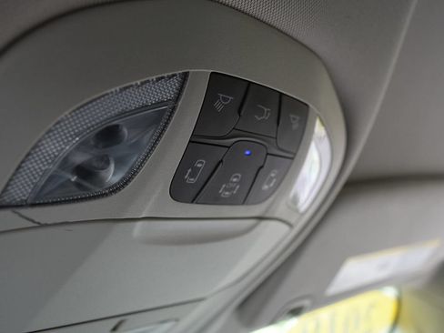 Used 2019 Chrysler Pacifica Touring-L Plus FWD image 23
