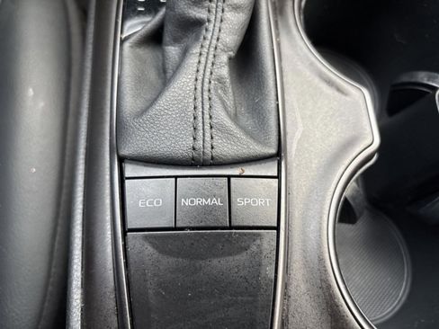 Used 2023 Toyota Camry SE image 20