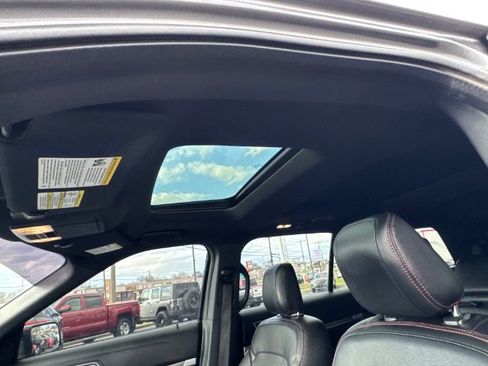 Used 2019 Ford Explorer Sport image 19