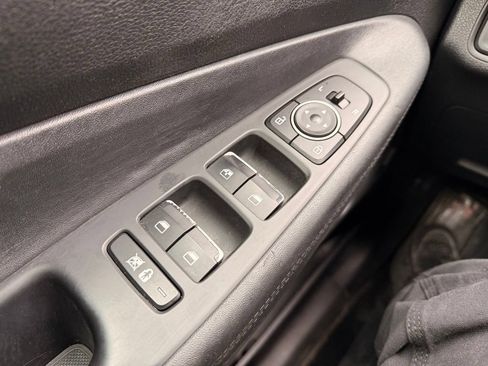 Used 2019 Hyundai Santa Fe SE AWD/4WD image 20