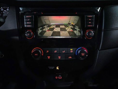 Used 2020 Nissan Rogue S image 24