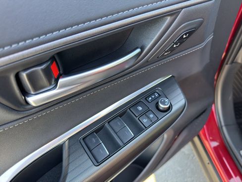 Used 2024 Toyota Venza Nightshade image 14