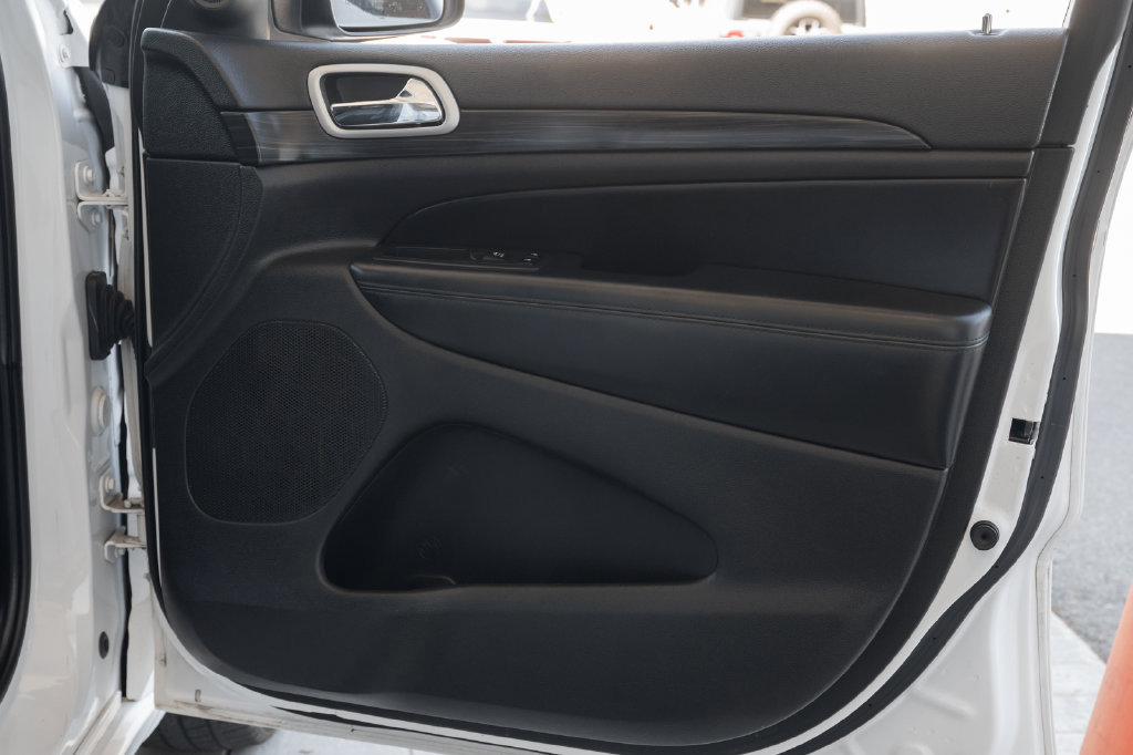 Used 2021 Jeep Grand Cherokee Laredo X RWD image 44
