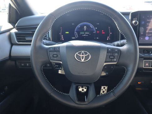 Used 2025 Toyota Camry SE w/ Multimedia Upgrade Package image 15