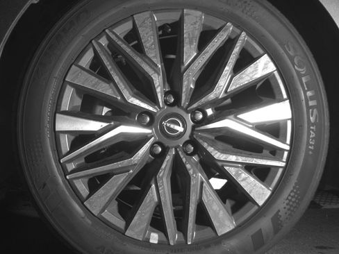 Used 2025 Nissan Altima 2.5 SV FWD image 12