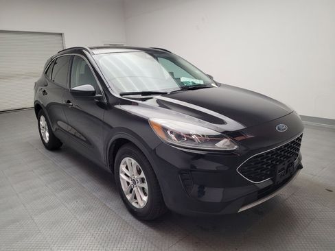 Used 2020 Ford Escape SE image 13