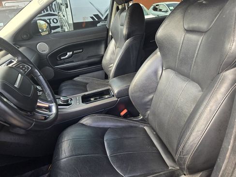 Used 2018 Land Rover Range Rover Evoque SE Premium image 15