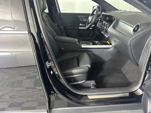 Certified 2025 Mercedes-Benz GLA 250 image 13