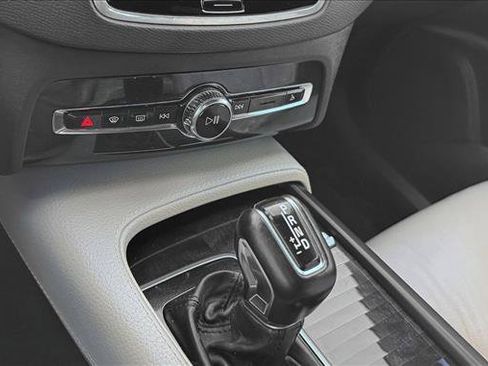 Used 2019 Volvo XC90 T6 Momentum w/ Advanced Package AWD/4WD image 14