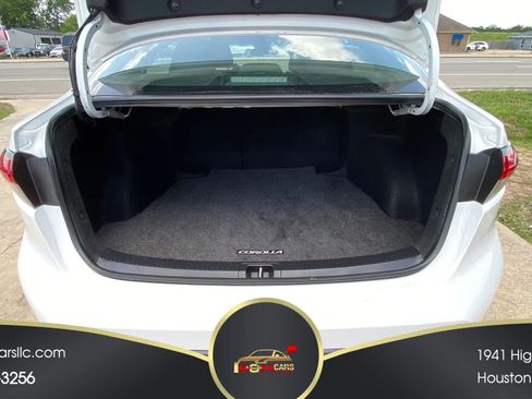 Used 2021 Toyota Corolla SE FWD image 18