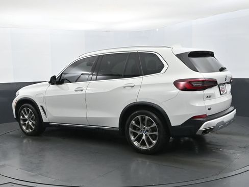 Used 2022 BMW X5 xDrive45e w/ Luxury Seating Package image 3