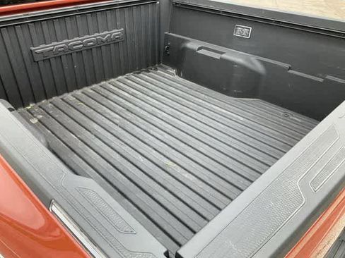 Certified 2025 Toyota Tacoma TRD Off-Road AWD/4WD image 16