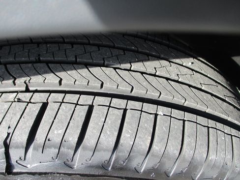 Certified 2021 Jeep Cherokee Limited AWD/4WD image 10