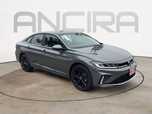 New 2026 Volkswagen Jetta SE FWD image 2