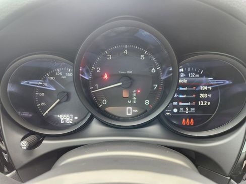 Used 2022 Porsche Macan AWD/4WD image 15