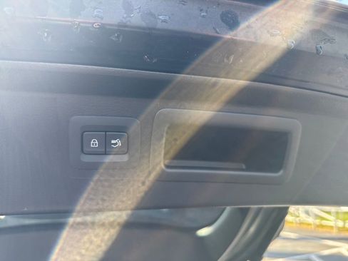 Used 2025 MAZDA CX-50 AWD 2.5 S w/ Premium Package image 31