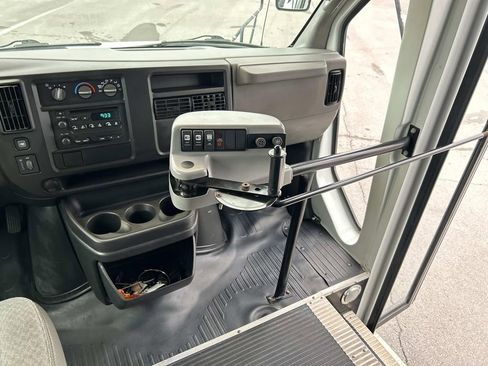 Used 2004 GMC Savana 3500 w/ School Bus Package image 20